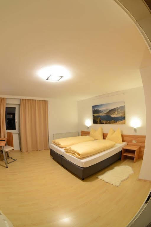Alpine Living By We Rent, Summercard Included Apartment Zell am See